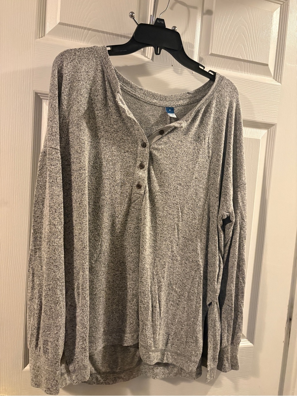 Old Navy Heather Gray Henley Scoop Neck Long Sleeve Tee